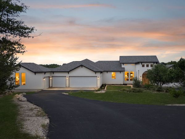 107 SUNRISE DR, Boerne, TX 78006