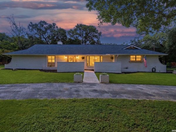9242 GARDEN RIDGE DR, San Antonio, TX 78266