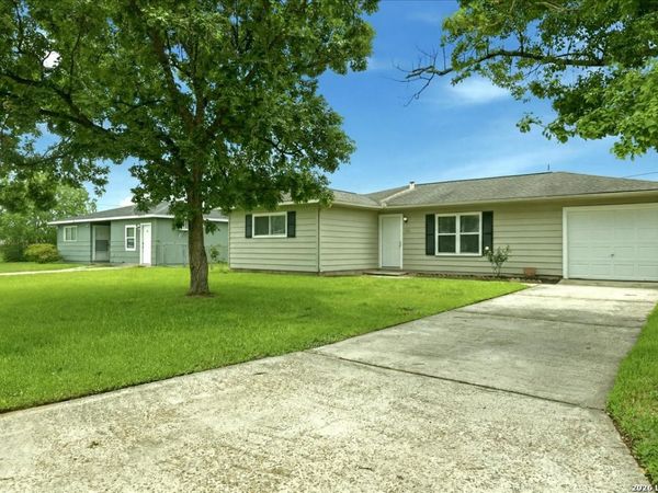 3411 Bowling Ln., Orange, TX 77630