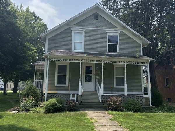 207 W Elm Street , Fairbury, IL 61739