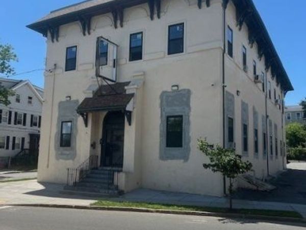 2031 Purchase St, New Bedford, MA 02740