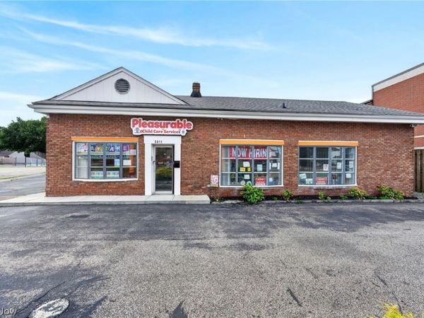 5611 Pearl Road , Parma, OH 44129