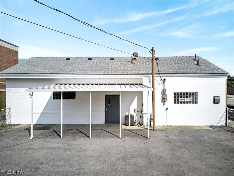 5611 Pearl Road, Parma, OH 44129 Photo 3