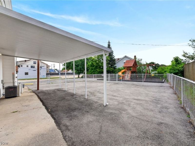 5611 Pearl Road, Parma, OH 44129 Photo 4