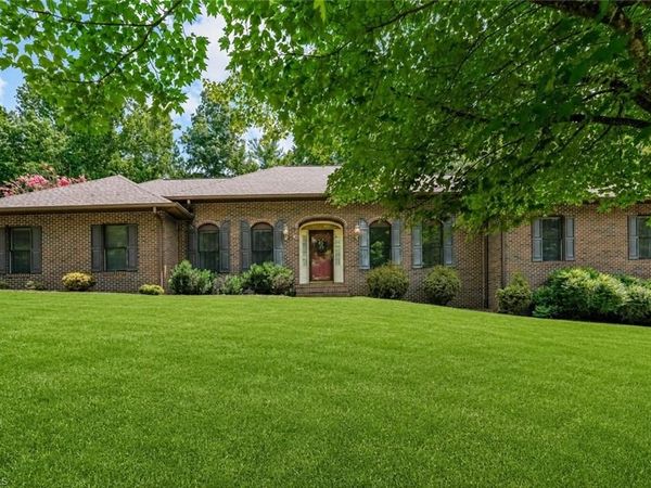 913 Colonial Heights, North Wilkesboro, NC 28659