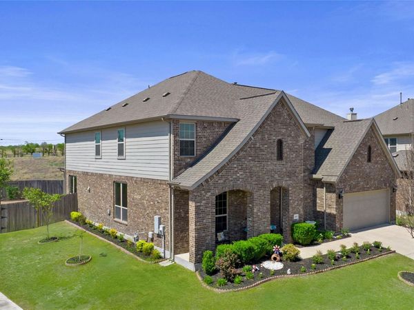 109 Wake GRV , Buda, TX 78610