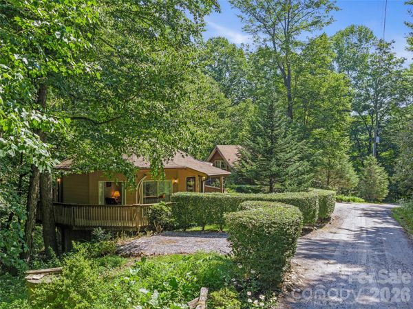284 Simmons Ridge Road , Bakersville, NC 28705