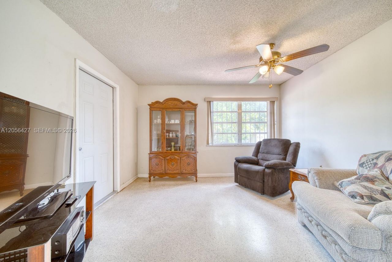 6335 SW 31st St, Miami, FL 33155 Photo