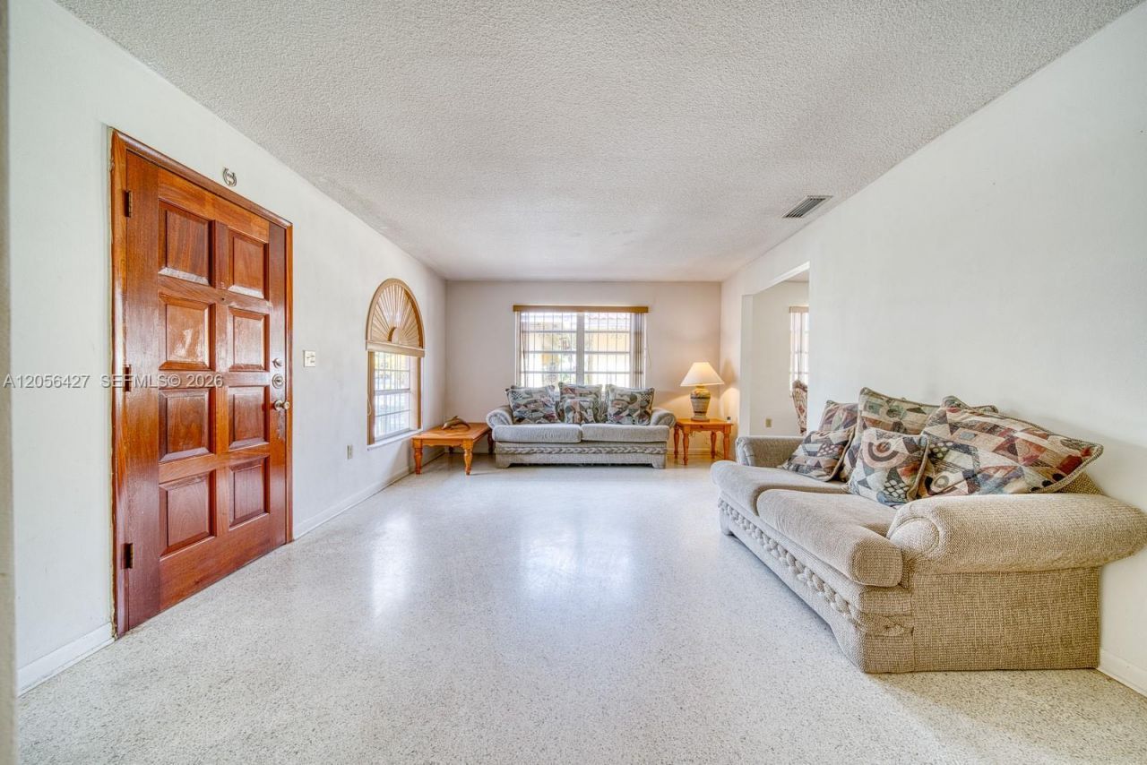 6335 SW 31st St, Miami, FL 33155 Photo