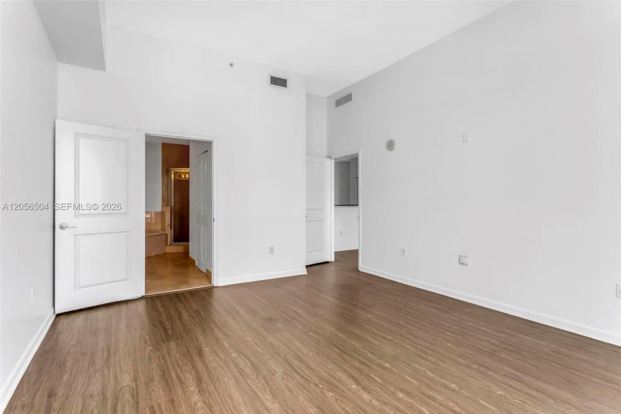 7900 Harbor Island Dr, Unit PH19, North Bay Village, FL 33141 Photo