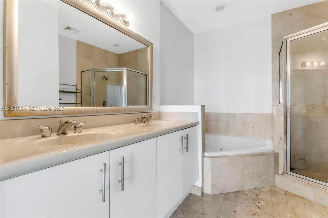 7900 Harbor Island Dr, Unit PH19, North Bay Village, FL 33141 Photo