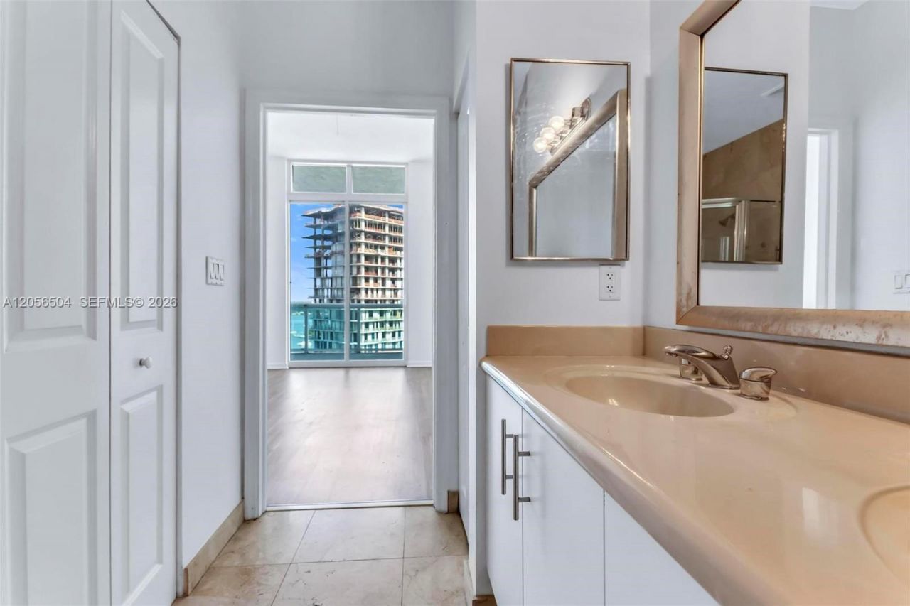 7900 Harbor Island Dr, Unit PH19, North Bay Village, FL 33141 Photo