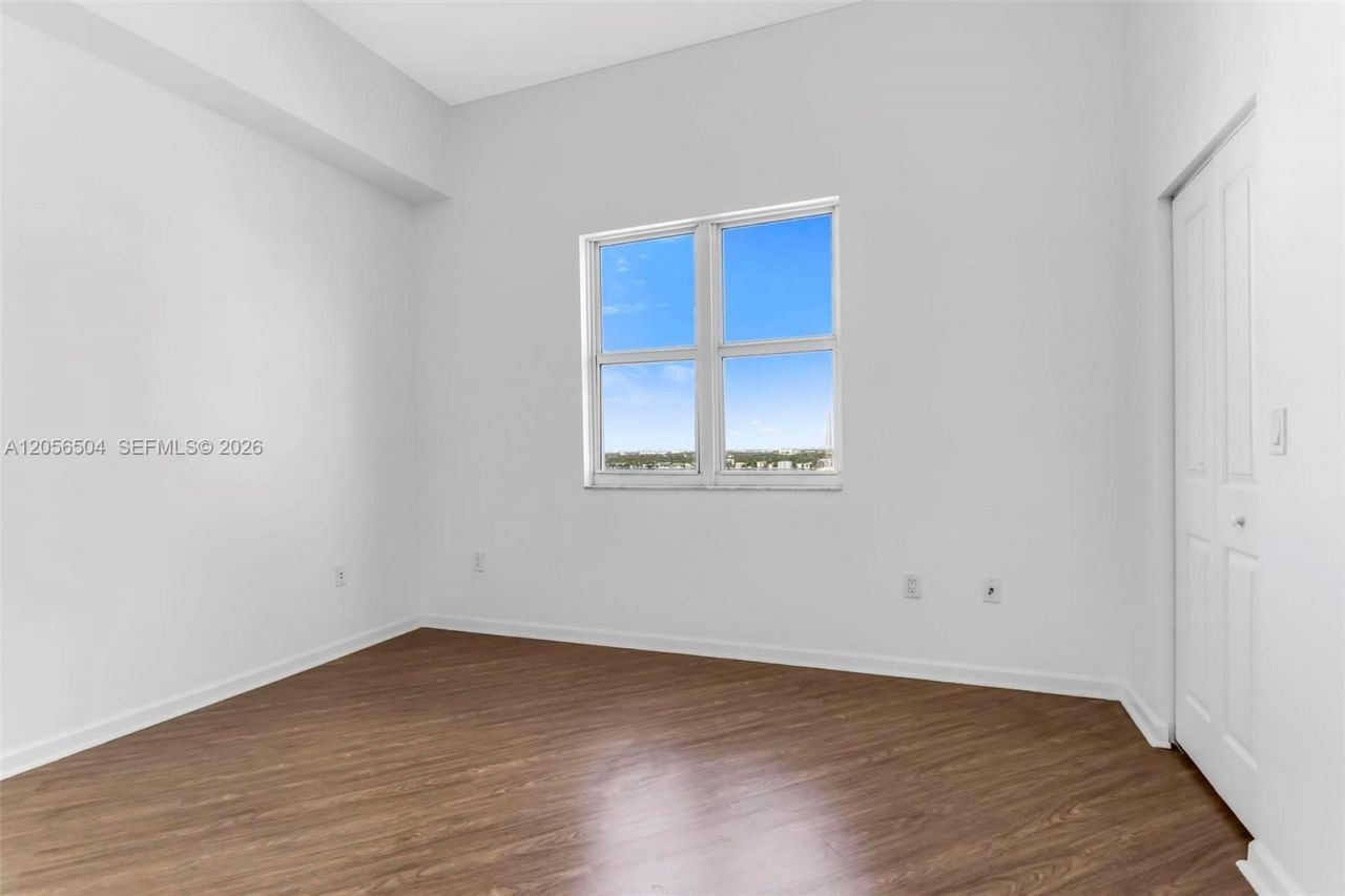 7900 Harbor Island Dr, Unit PH19, North Bay Village, FL 33141 Photo