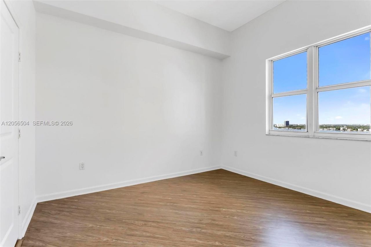 7900 Harbor Island Dr, Unit PH19, North Bay Village, FL 33141 Photo