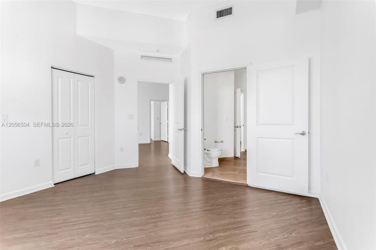 7900 Harbor Island Dr, Unit PH19, North Bay Village, FL 33141 Photo