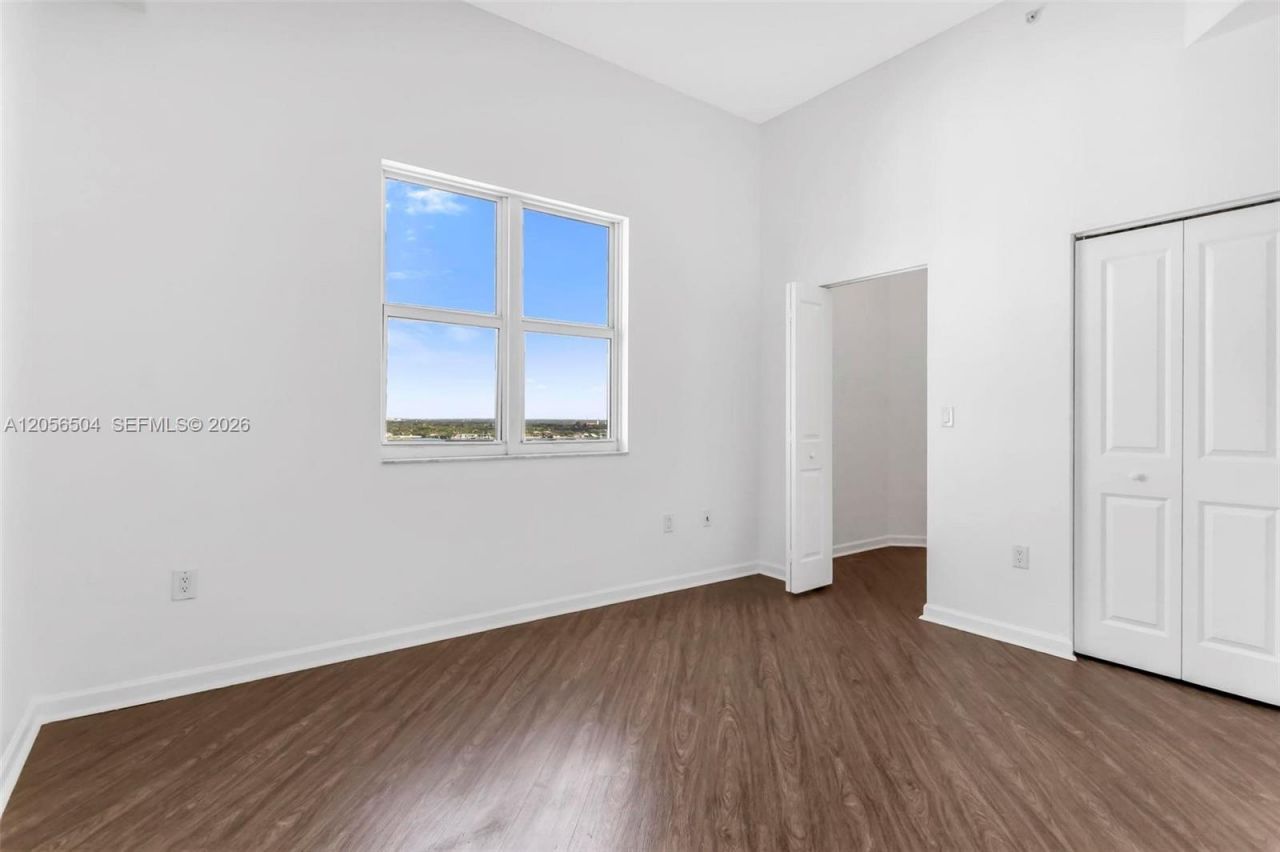 7900 Harbor Island Dr, Unit PH19, North Bay Village, FL 33141 Photo