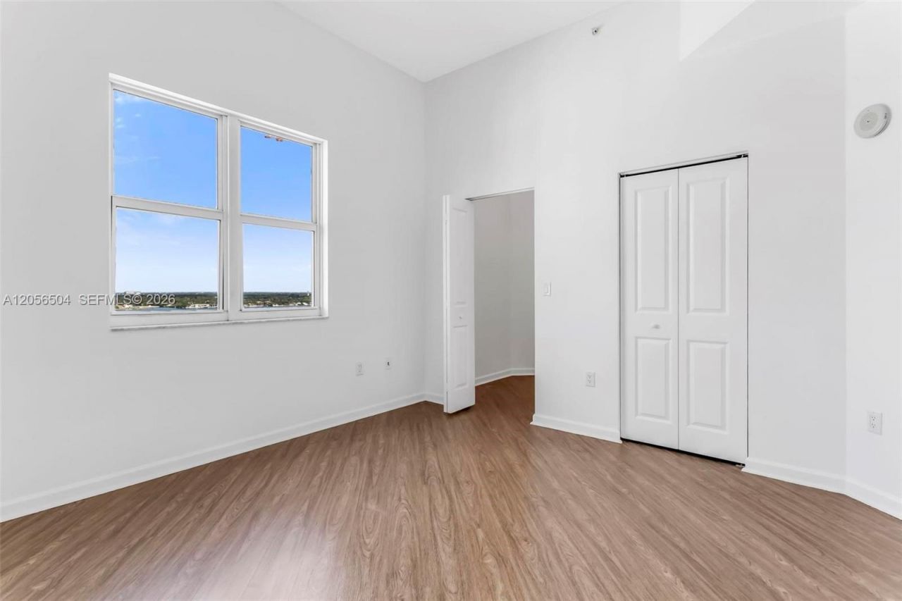 7900 Harbor Island Dr, Unit PH19, North Bay Village, FL 33141 Photo