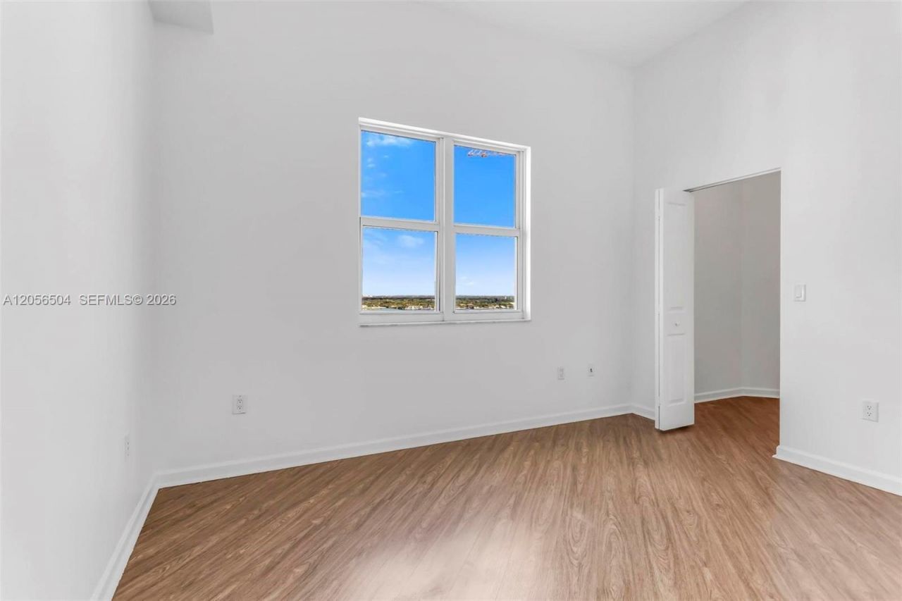 7900 Harbor Island Dr, Unit PH19, North Bay Village, FL 33141 Photo