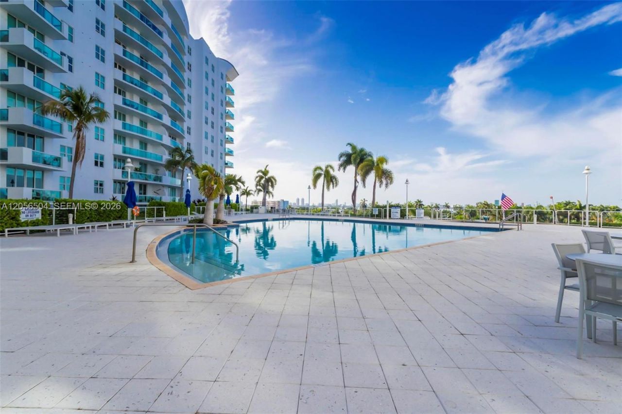 7900 Harbor Island Dr, Unit PH19, North Bay Village, FL 33141 Photo