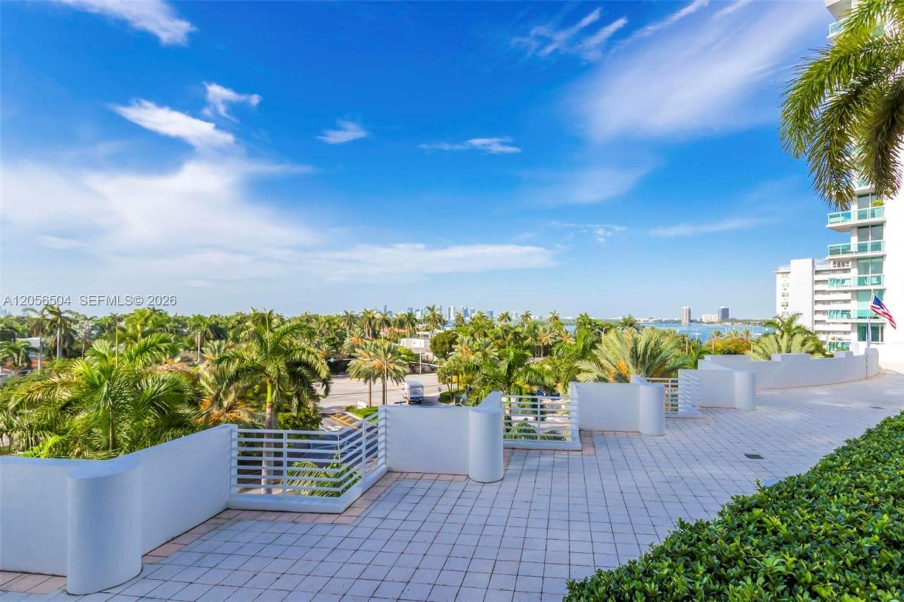7900 Harbor Island Dr, Unit PH19, North Bay Village, FL 33141 Photo