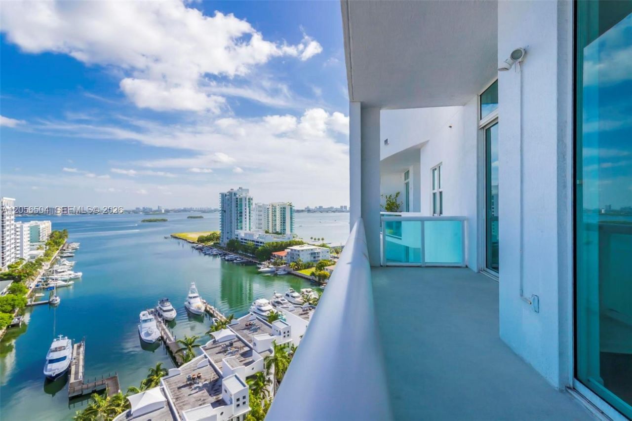 7900 Harbor Island Dr, Unit PH19, North Bay Village, FL 33141 Photo