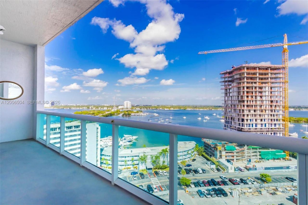 7900 Harbor Island Dr, Unit PH19, North Bay Village, FL 33141 Photo