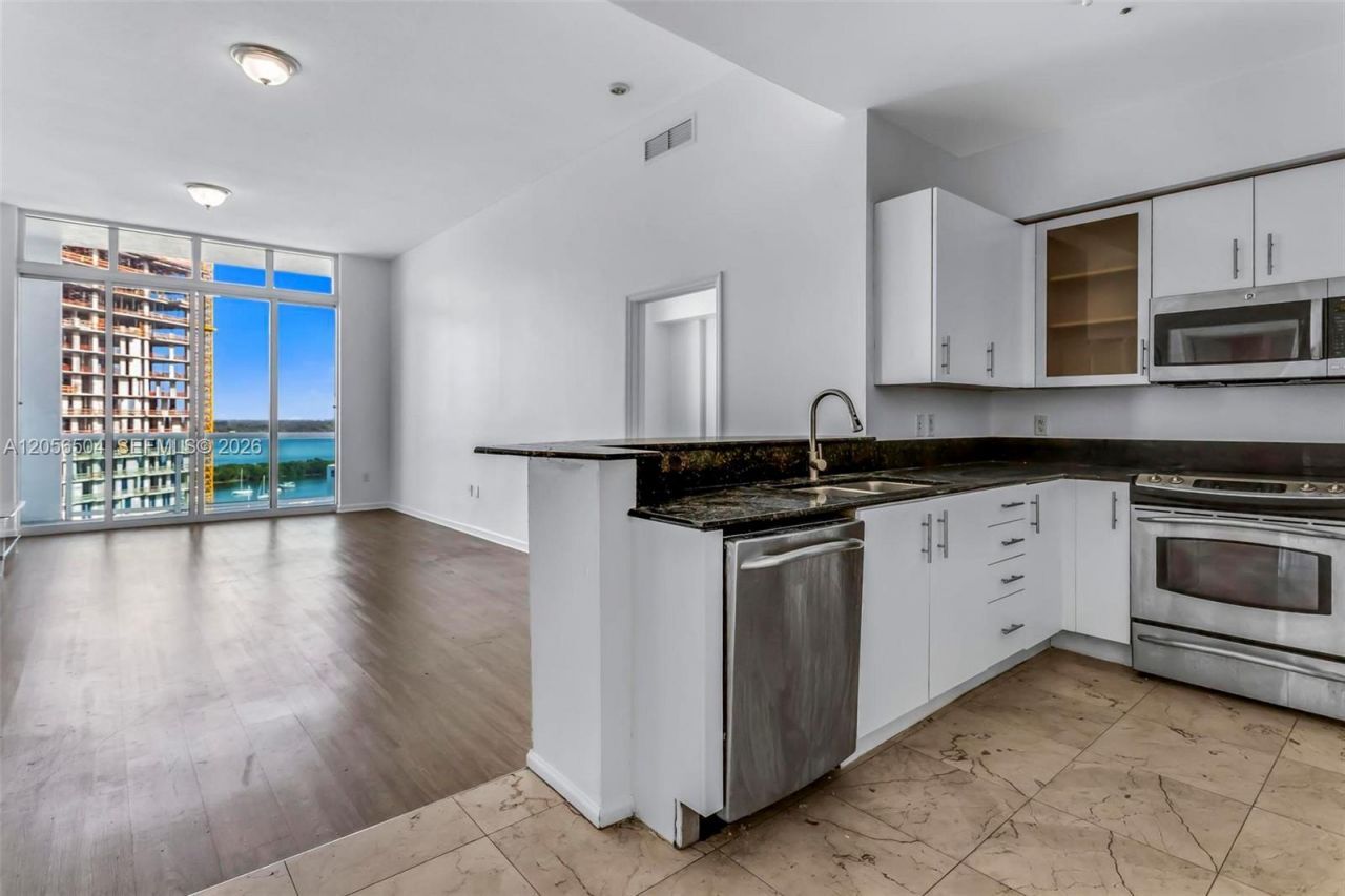 7900 Harbor Island Dr, Unit PH19, North Bay Village, FL 33141 Photo
