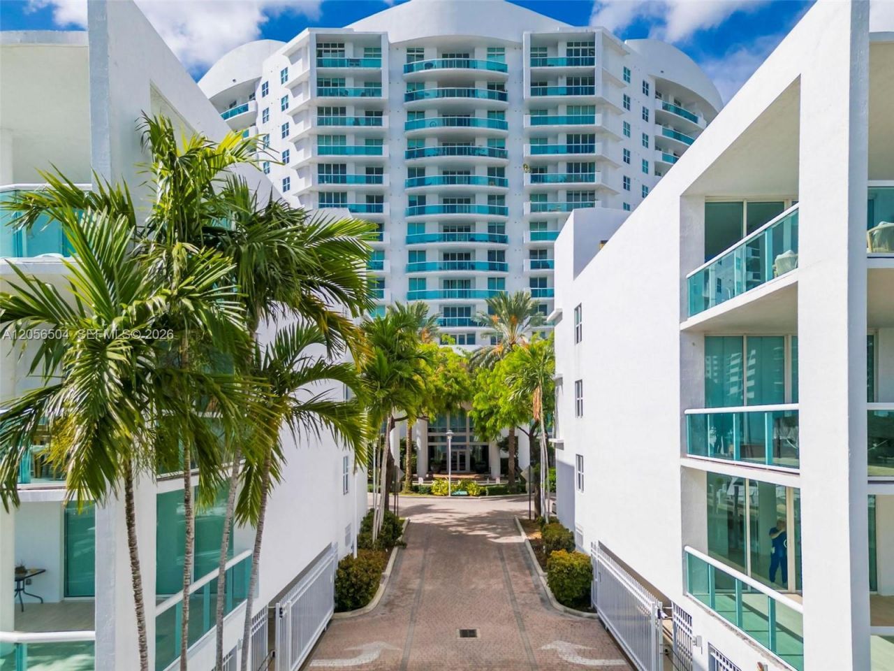 7900 Harbor Island Dr, Unit PH19, North Bay Village, FL 33141 Photo