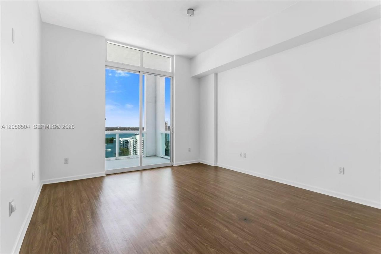 7900 Harbor Island Dr, Unit PH19, North Bay Village, FL 33141 Photo