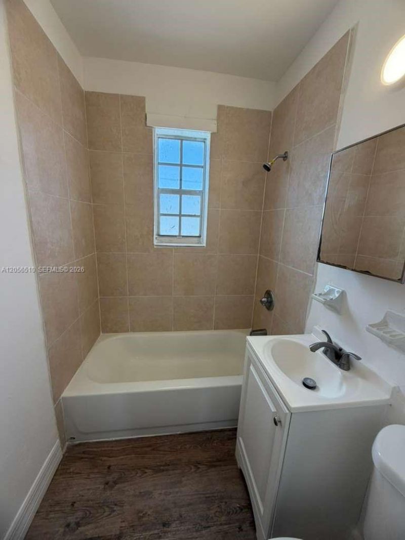 1510 NW 68th St, Unit 6, Miami, FL 33147 Photo