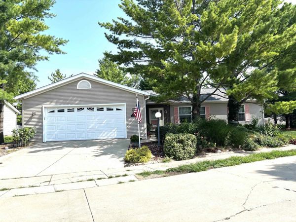 2800 Via Rosso Street, Springfield, IL 62703