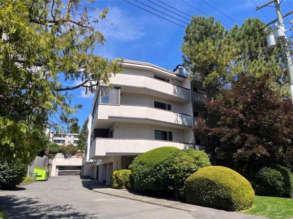 1068 Tolmie Ave, Unit #303, Saanich, BC V8X 4T4