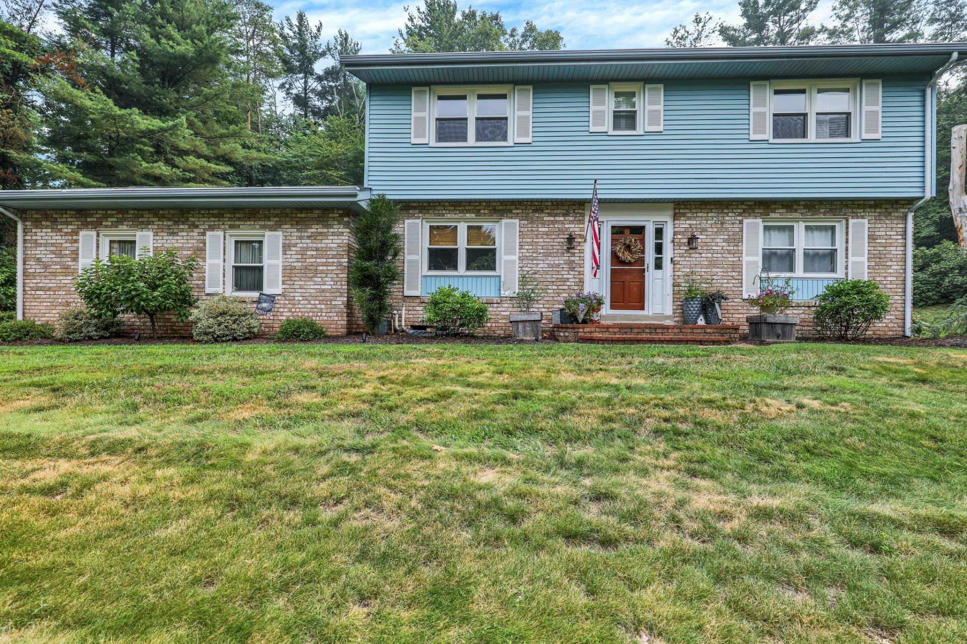 18 HILLSIDE ROAD, BIRDSBORO, PA 19508