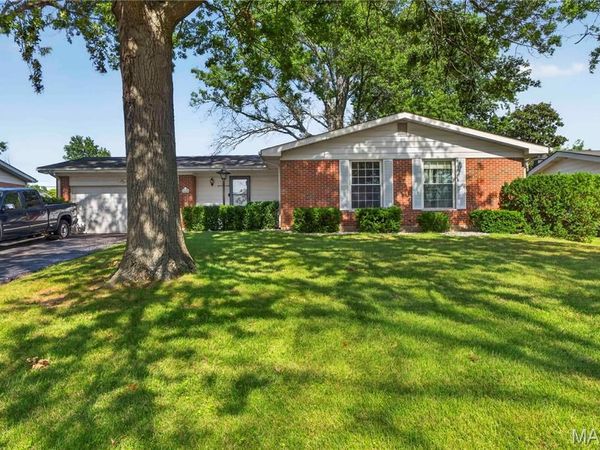 14010 Sunland Drive , Florissant, MO 63034