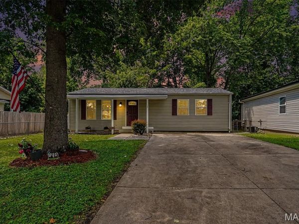 120 Cedar Ridge Drive, Pacific, MO 63069