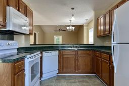 112 Hardee Avenue photo 4