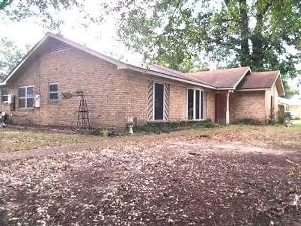 351 Twin Branch Drive S, Satsuma, AL 36572