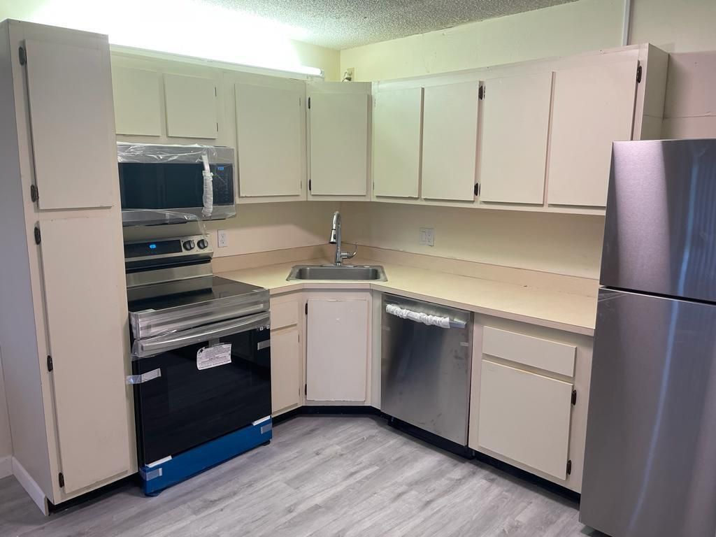 203 Foxtail Drive, Unit D2, Greenacres, FL 33415 Photo