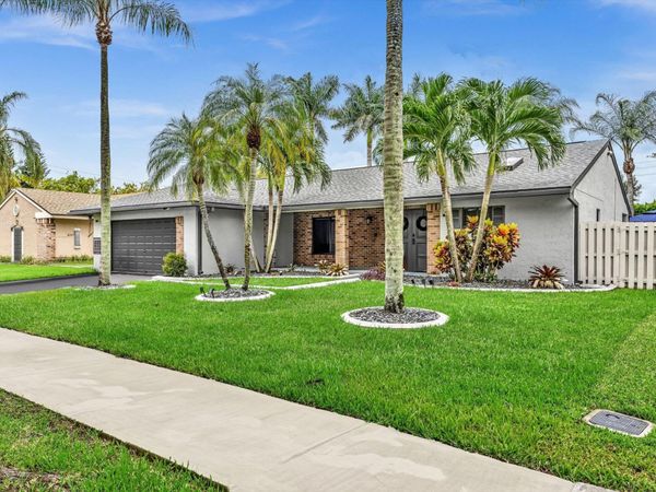 1341 White Stone Way, Davie, FL 33325