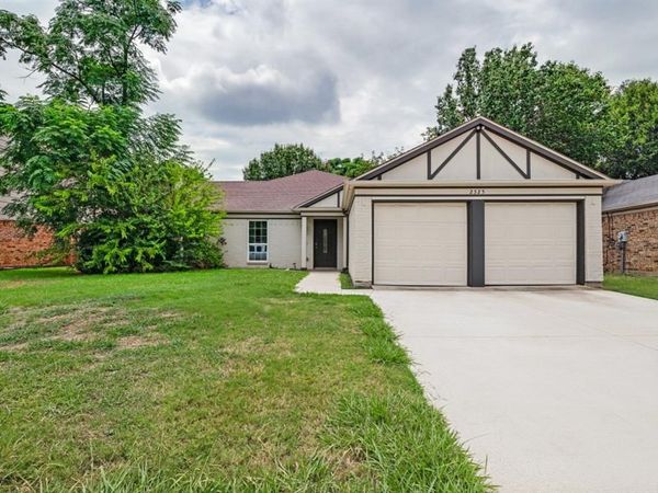 2325 Warwick Avenue, Grand Prairie, TX 75052