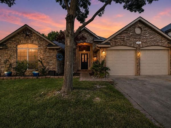 2916 Shadow Oak Court, Flower Mound, TX 75028