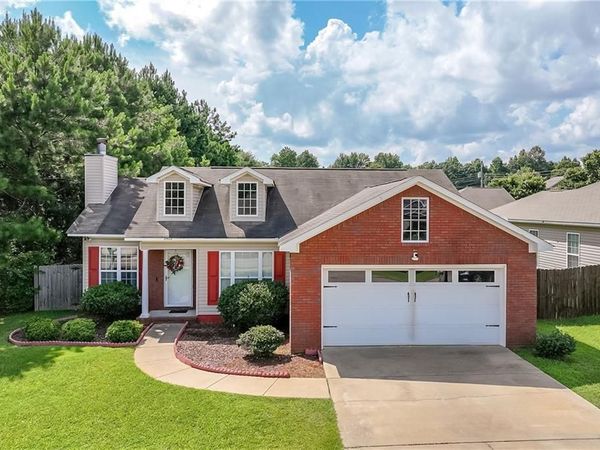 2902 Waterford Boulevard, Opelika, AL 36804
