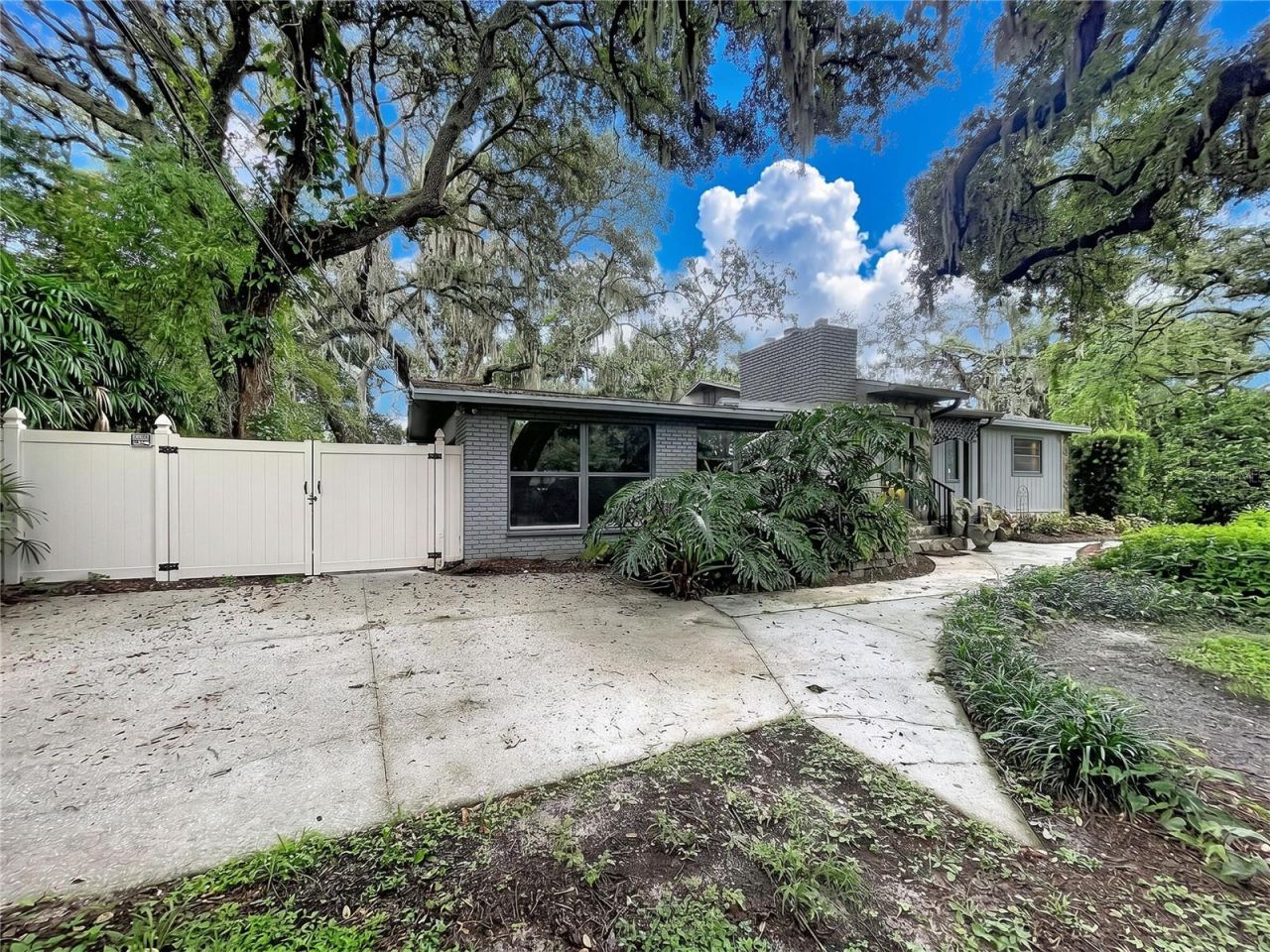 11805 N 51st Street , Temple Terrace, FL 33617 Photo