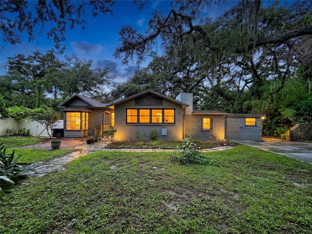 11805 N 51st Street , Temple Terrace, FL 33617 Photo