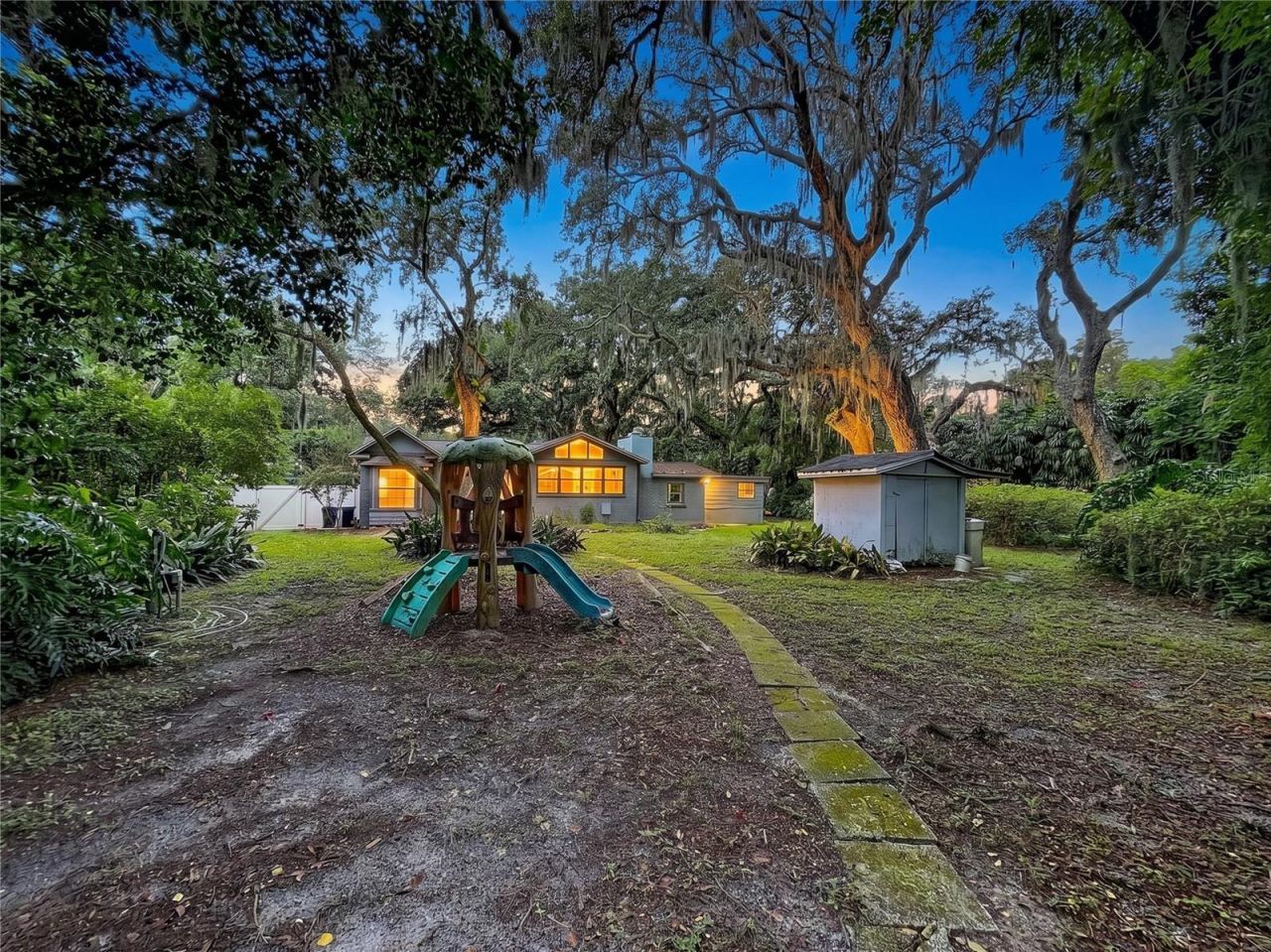11805 N 51st Street , Temple Terrace, FL 33617 Photo