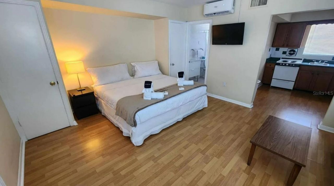 621 Bay Esplanade , Clearwater Beach, FL 33767 Photo