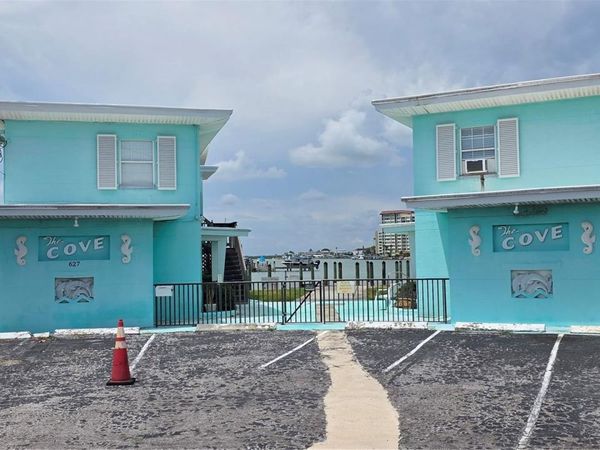627 BAY ESPLANADE , CLEARWATER BEACH, FL 33767