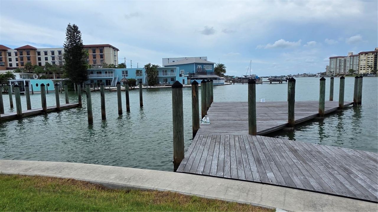 627 Bay Esplanade , Clearwater Beach, FL 33767 Photo