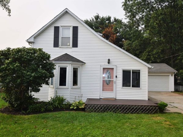 15729 Perry Avenue, Wyatt, IN 46595