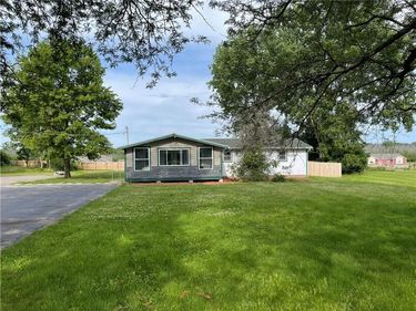 3060 County Road 10 , Canandaigua, NY 14424